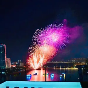 Wink Icon Riverside - Luxury - 24hrs & Rooftop Pool Bar 5*, Đà Nẵng Vietnam